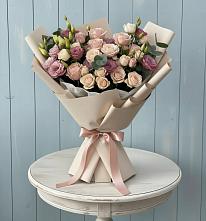 Букет цветов из:  Розы и Лизиантусы в Кадоме