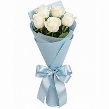 Букет 5 Белых роз Проуд в Кадоме
