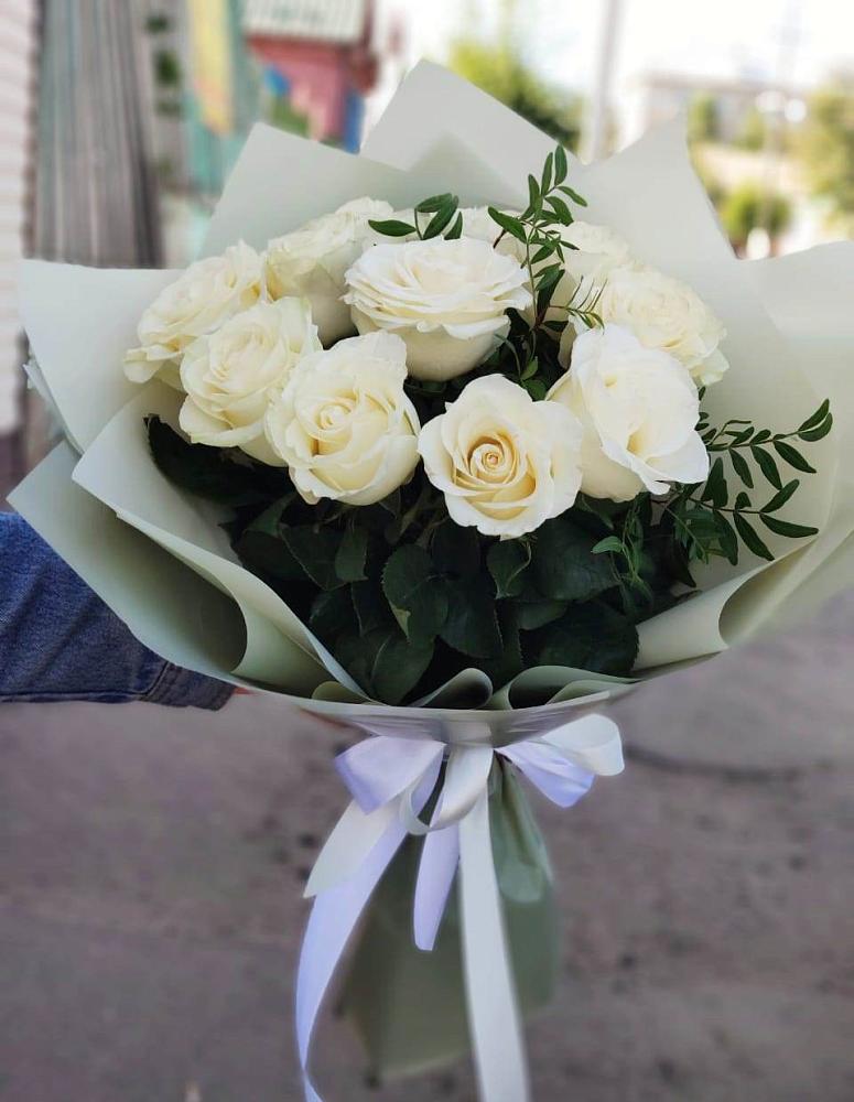 Букет Белые розы Проуд в Кадоме