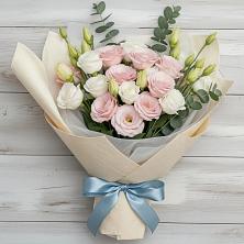 Букет цветов из:  Лизиантусы в Кадоме