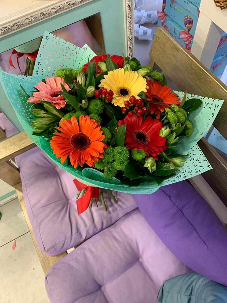 Букет цветов из: Герберы, Хризантемы и Альстромерии в Кадоме