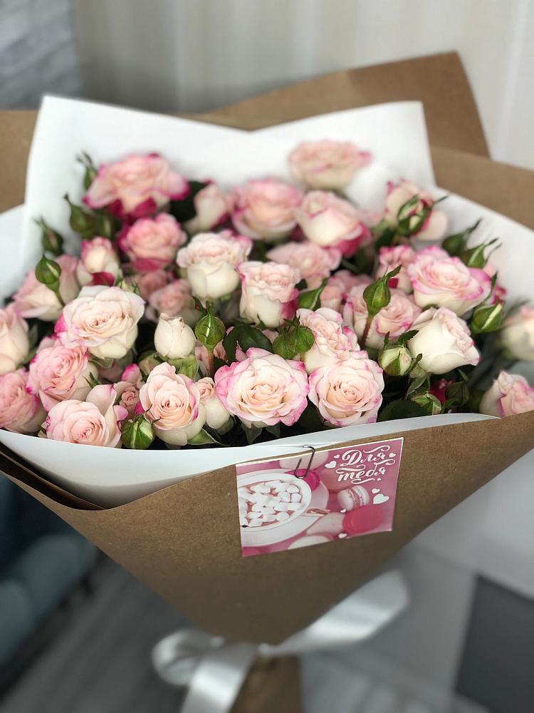 Букет цветов из: Розы в Кадоме