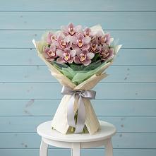 Букет цветов из:  Орхидеи и Розы #REPLACE_PRED# Кадоме