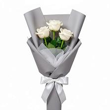 Букет 3 белые розы в Кадоме