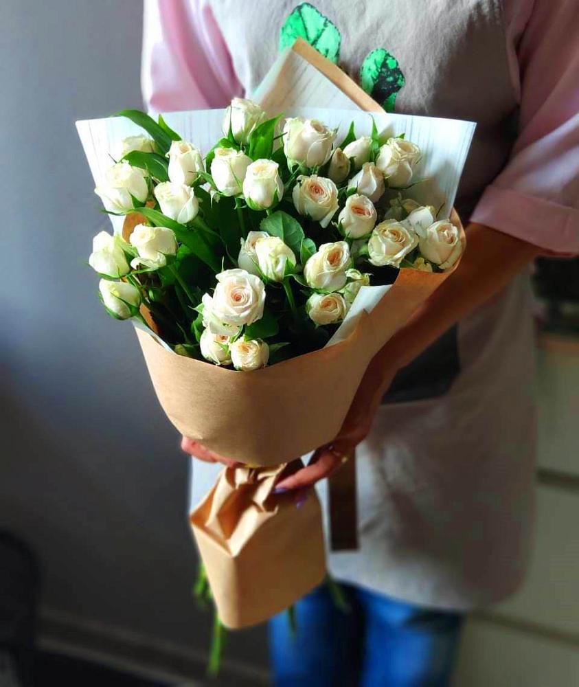 Букет цветов из: Розы в Кадоме