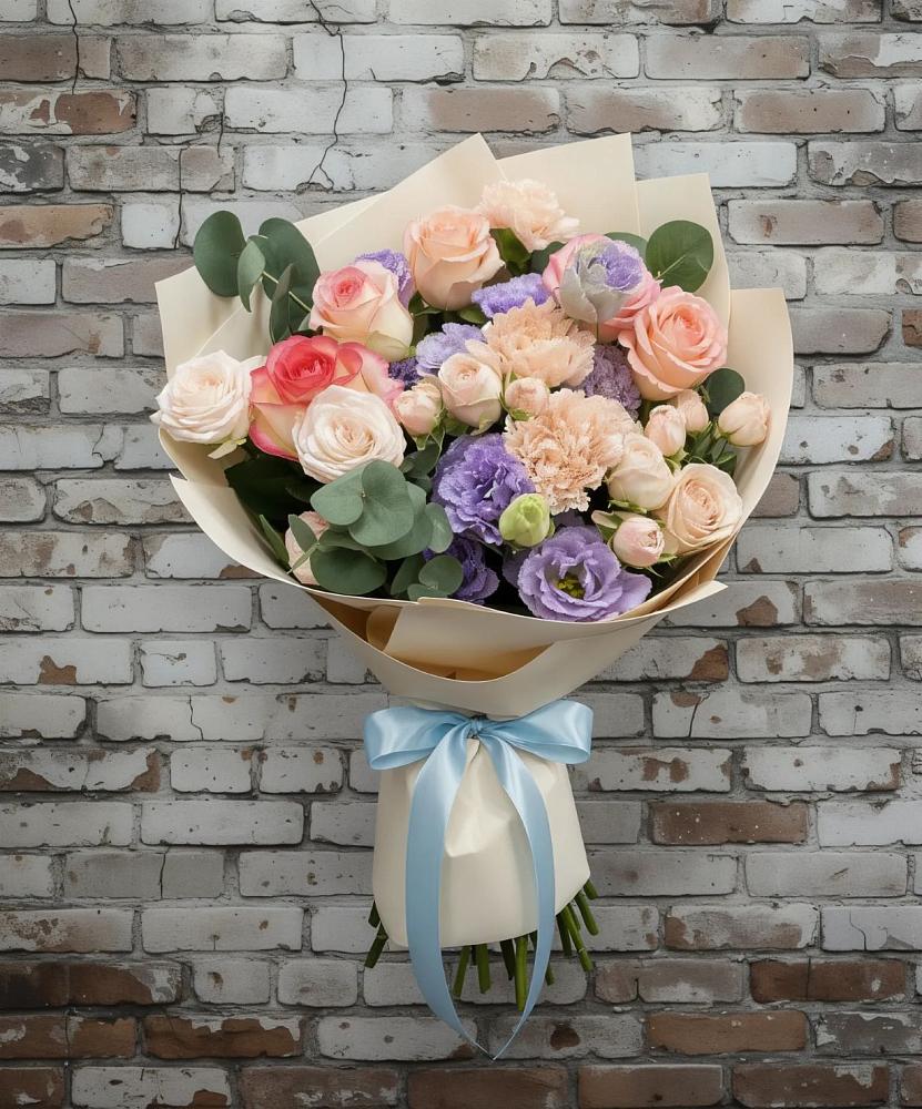 Букет цветов из: Розы, Лизиантусы и Гвоздики в Кадоме