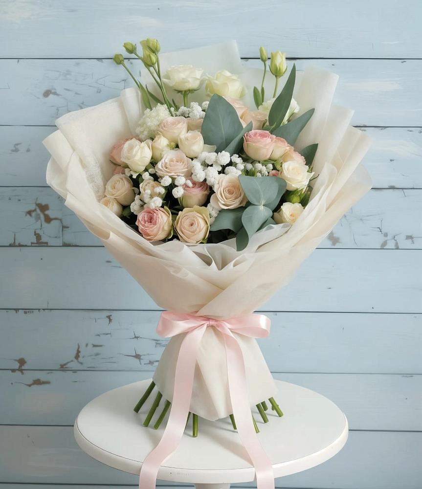 Букет цветов из: Розы и Лизиантусы в Кадоме