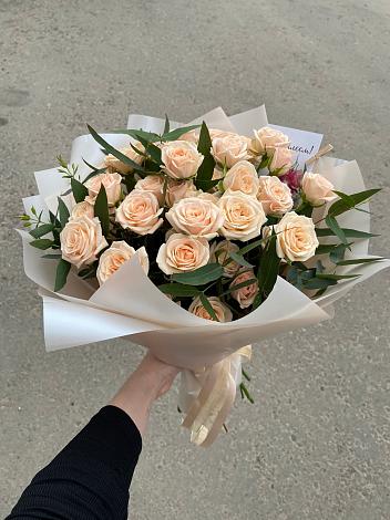 Букет Кремовые розы Латте в Кадоме