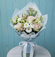 Букет цветов из:  Розы и Лизиантусы в Кадоме