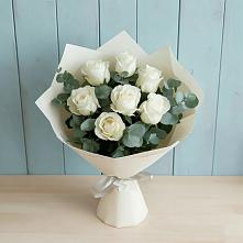 Букет Белые розы в Эвкалипте в Кадоме