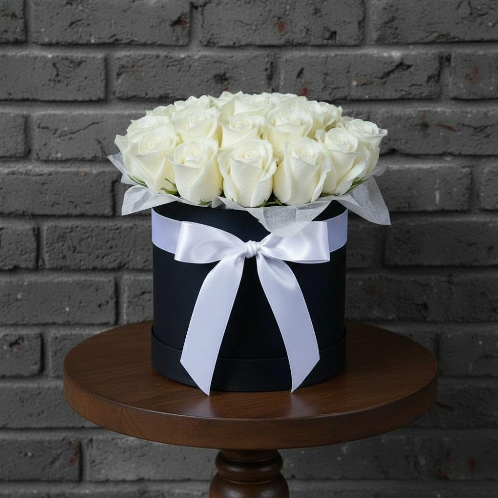 Цветочная композиция из Розы в шляпной коробке в Кадоме