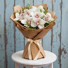 Букет цветов из:  Орхидеи и Розы в Кадоме