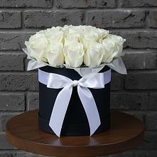 Цветочная композиция из Розы в шляпной коробке в Кадоме