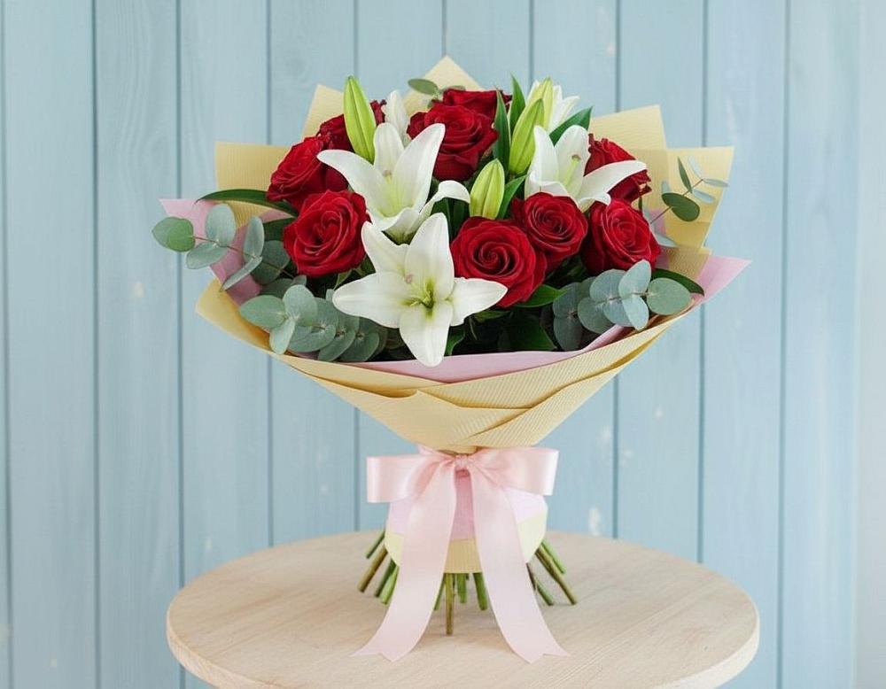 Букет цветов из: Лилии и Розы в Кадоме